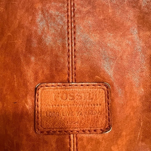 Leather Fossil crossbody purse - Picture 8 of 14